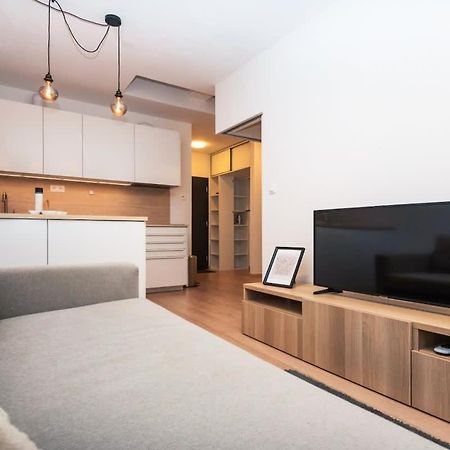 City Center Apartment - Modern & Elegant Bratysława Zewnętrze zdjęcie