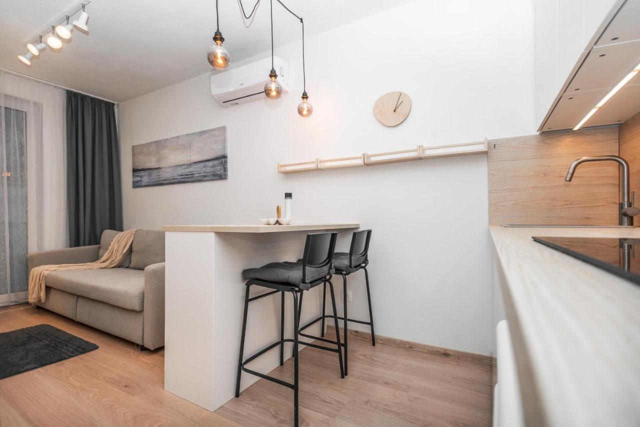 City Center Apartment - Modern & Elegant Bratysława Zewnętrze zdjęcie