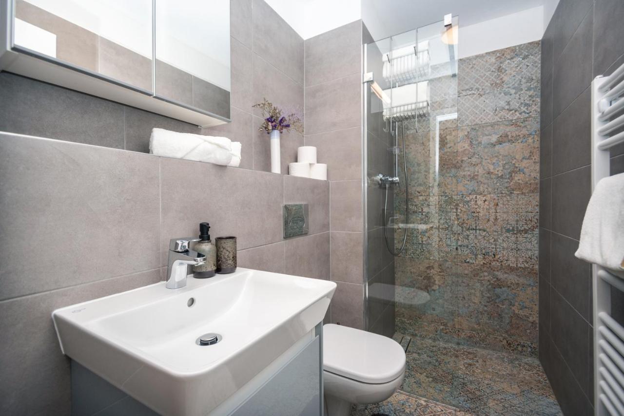 City Center Apartment - Modern & Elegant Bratysława Zewnętrze zdjęcie