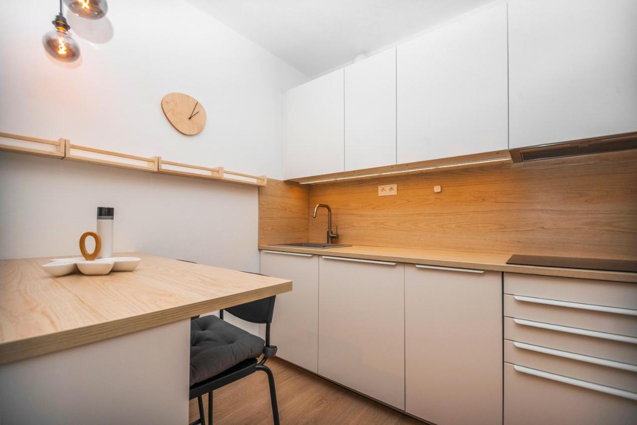 City Center Apartment - Modern & Elegant Bratysława Zewnętrze zdjęcie