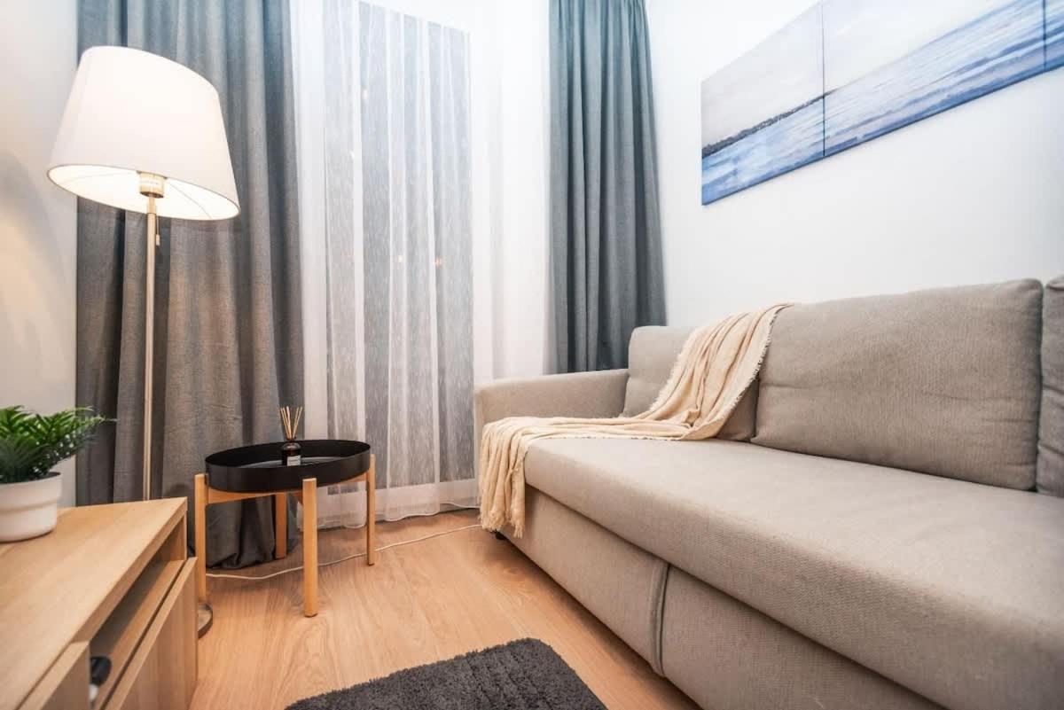 City Center Apartment - Modern & Elegant Bratysława Zewnętrze zdjęcie