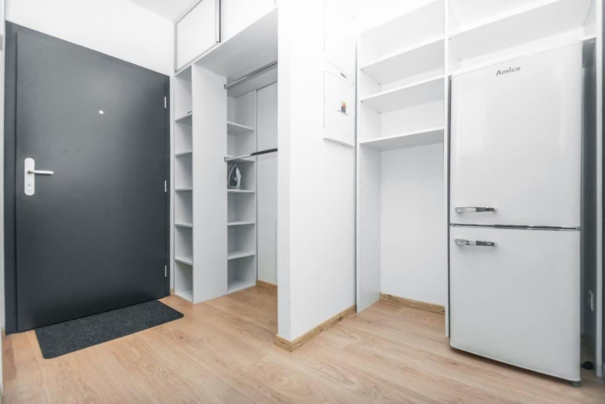 City Center Apartment - Modern & Elegant Bratysława Zewnętrze zdjęcie